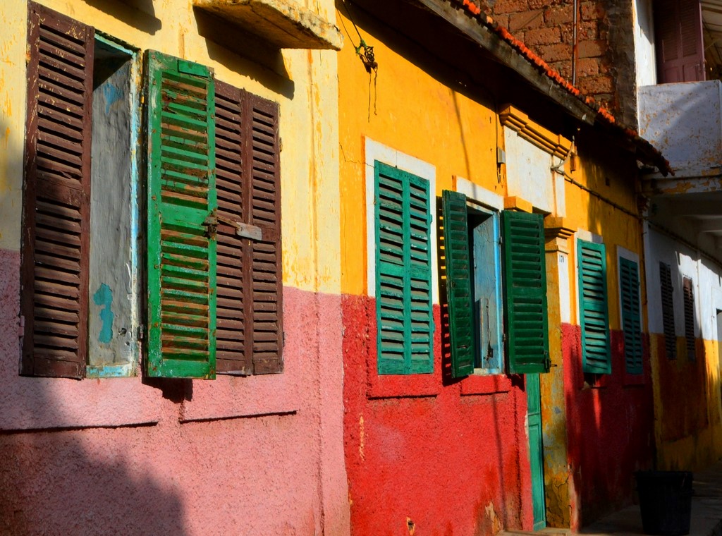 maison en couleurs à Dakar