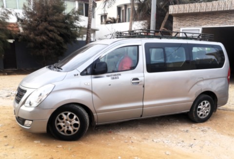 véhicule de Sérigne Minibus 8 places du taxi de Sérigne